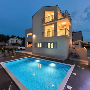 Iva Apartament